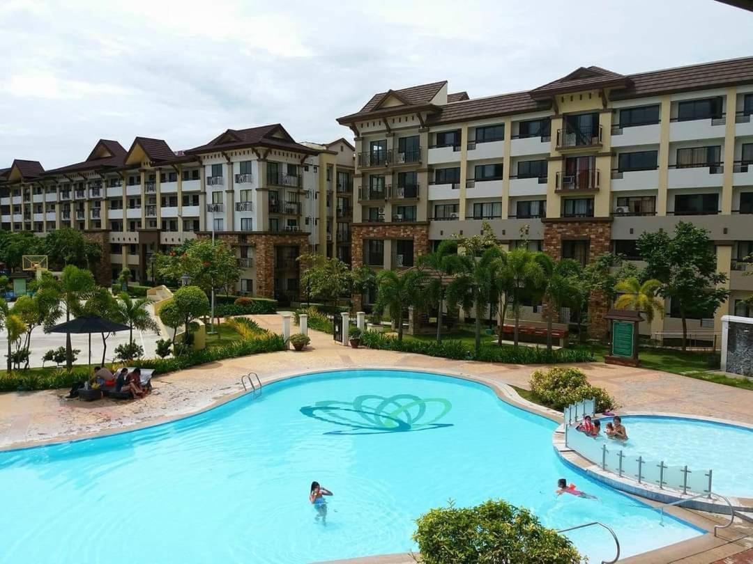 Cozy 2Br With Free Pool Beside Sm City Mall Davao City Extérieur photo