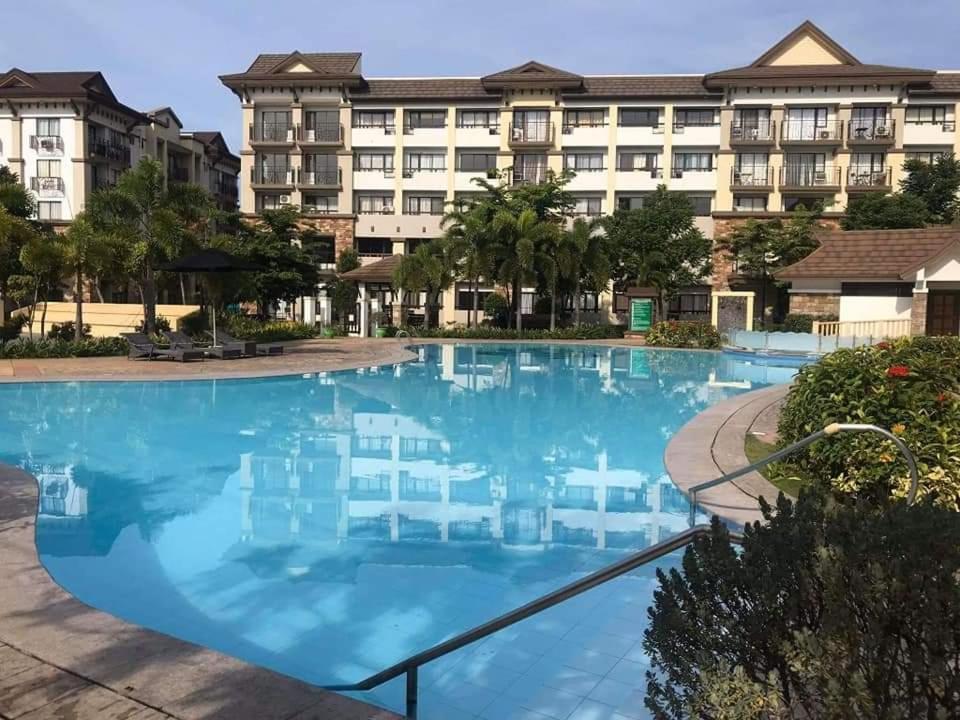 Cozy 2Br With Free Pool Beside Sm City Mall Davao City Extérieur photo