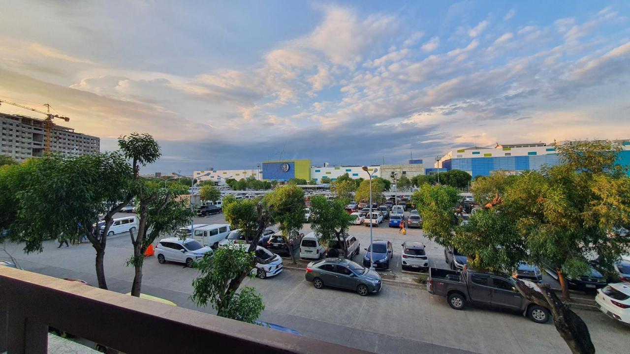 Cozy 2Br With Free Pool Beside Sm City Mall Davao City Extérieur photo